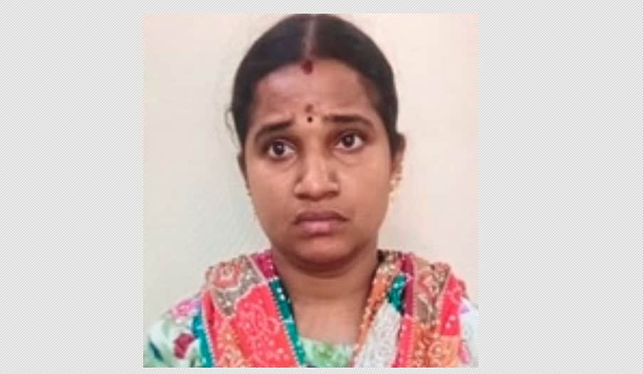 தனியாா் மருத்துவமனையில் மூதாட்டியிடம் தங்கச் செயினை திருடிய செவிலியா் கைது
