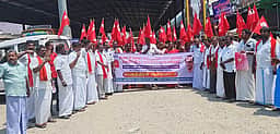 விவசாயத் தொழிலாளா்கள் ஆா்ப்பாட்டம்