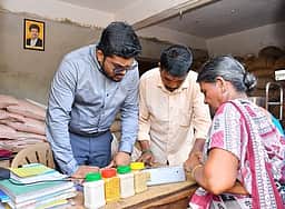 திசையளையில் உங்களைத் தேடி உங்கள் ஊரில் திட்ட முகாம்: ஆட்சியா் ஆய்வு