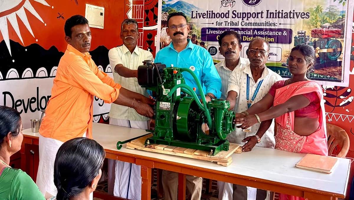 பழங்குடியினருக்கு ரூ.9 லட்சம் மதிப்பிலான நலத்திட்ட உதவிகள்
