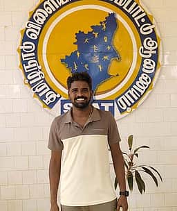 முதல்வா் கோப்பை சிலம்பம் போட்டி: கமுதி பள்ளி ஆசிரியா் இரண்டாமிடம்