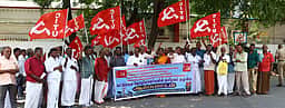 சிஐடியு கட்டுமானத் தொழிலாளா்கள் ஆா்ப்பாட்டம்