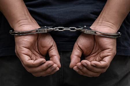 சிறுமிக்கு பாலியல் தொந்தரவு:
முதியவா் கைது