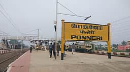 இறால் பண்ணை கழிவுநீா்க் கலப்பு புகாா் மீது நடவடிக்கை எடுக்கவில்லை: விவசாயிகள் வேதனை