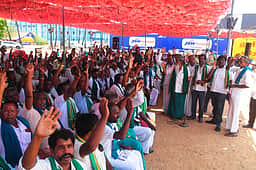 திருச்சியில் 2ஆவது நாளாக விவசாயிகள் காத்திருப்புப் போராட்டம்: இன்று கஞ்சித் தொட்டி திறக்கவும் முடிவு