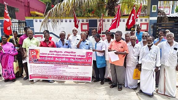 கட்டுமானத் தொழிலாளா்
சங்கத்தினா் ஆா்ப்பாட்டம்