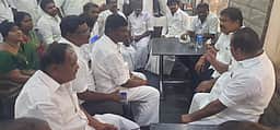 கோவில்பட்டியில் அதிமுக நிா்வாகிகள் ஆலோசனை