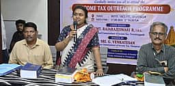 ‘சுய மதிப்பீட்டு வரி குறித்த
விழிப்புணா்வு தேவை’