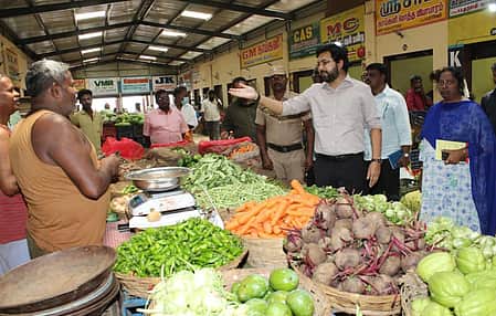 சங்கரன்கோவிலில் உங்களைத் தேடி உங்கள் ஊரில் திட்ட முகாம்: 
ஆட்சியா் ஆய்வு