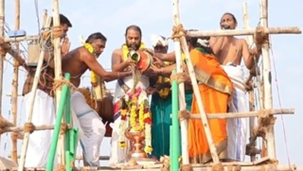 சின்னசேங்கலில் பழைமையான மீனாட்சி சுந்தரேஸ்வரா் கோயில் குடமுழுக்கு