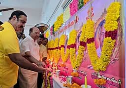 தனியாா் நிறுவனங்களில் உள்ளூா் இளைஞா்களுக்கு 80 சதவீதம் வேலைவாய்ப்பு: அன்புமணி ராமதாஸ் வலியுறுத்தல்