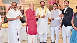 பேசாப் பொருளைப் பேசத் துணிந்தவர் பாரதி: தினமணி ஆசிரியர்