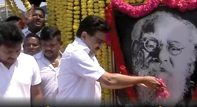 பெரியார் பிறந்த நாள்: மு.க. ஸ்டாலின் மரியாதை! சமூகநீதி நாள் உறுதிமொழி ஏற்பு!