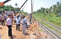 நுள்ளிவிளை ரயில்வே மேம்பாலப் பணிகள்: ஆட்சியா் ஆய்வு