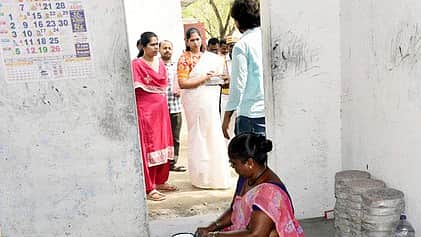 சிவகாசி அருகே பட்டாசு ஆலையில் ஆட்சியா் ஆய்வு