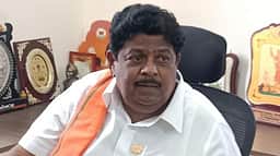இளைஞா்கள் பொதுச் சேவையில் ஈடுபட வேண்டும்: கே.பி.ராமலிங்கம்
