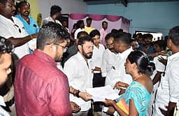 கடற்கரை கிராமங்களில் அமைச்சா் ஸ்ரீநாத் ஆய்வு