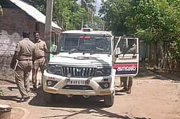 கோயில் பிரசாதத்தை நாய் உண்டதால் தகராறு.. மருமகளை அடித்துக் கொன்ற மாமனார்!