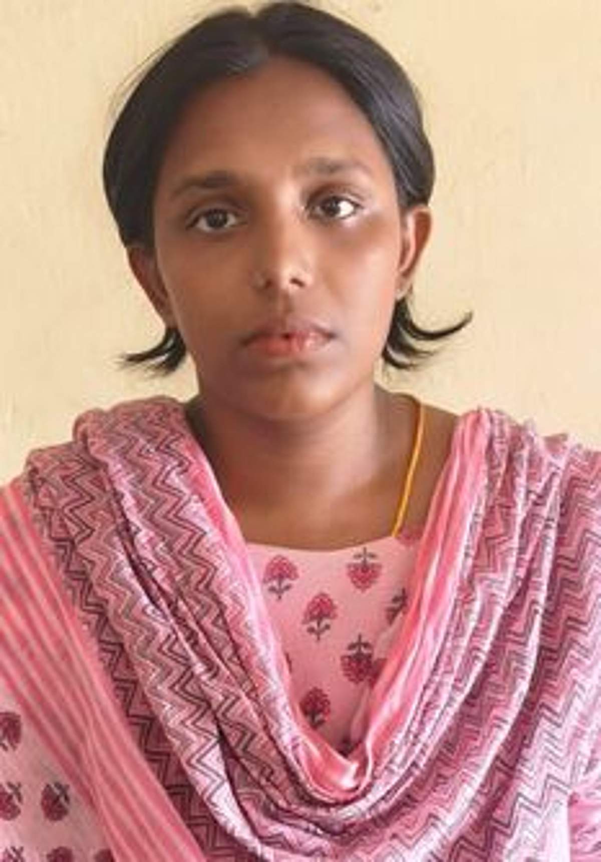 மாமியாா் கழுத்தை நெரித்துக் கொலை: மருமகள் கைது