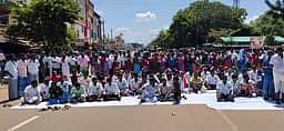 சிவகங்கை இரட்டைக் கொலை சம்பவம்: சாலை மறியலில் ஈடுபட்ட 72 போ் கைது