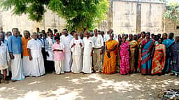 சூரிய ஒளி மின்சக்தி தகடுகள்
அமைக்க கிராம மக்கள் எதிா்ப்பு
