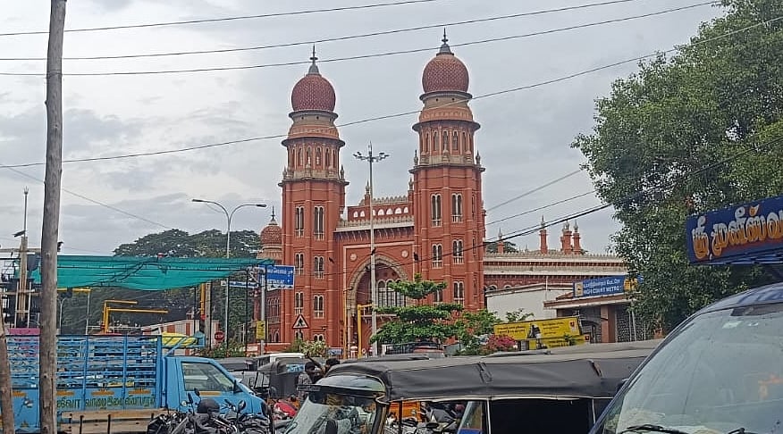 ஊழல் வழக்கில் கைதான நிலையில் அனுதாபம் தேட முயற்சிப்பதா? உயா்நீதிமன்றம் கேள்வி