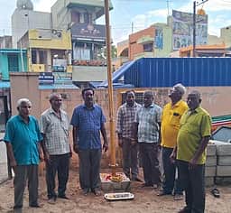 சாலை பணியாளா்கள் சங்க அமைப்பு தின கொடியேற்று விழா