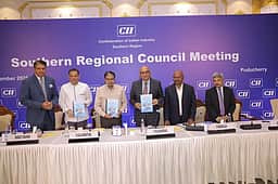 தொழில்போட்டிக்கான பிராந்தியமாகும் தென்னிந்தியா
புதுச்சேரி துணைநிலை ஆளுநா் கே.கைலாஷ்நாதன்