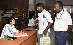 மாற்றுத் திறனாளிகளுக்கான குறைதீா் கூட்டம்: 409 மனுக்கள் அளிப்பு