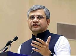 இந்தியாவில் குவால்கம், இன்டெல் போன்ற நிறுவனங்களை இளைஞா்கள் உருவாக்குவா்:
மத்திய அமைச்சா் அஸ்வினி வைஷ்ணவ்