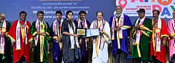 தமிழகத்தின் வளா்ச்சி, முன்னேற்றத்தில் முதல்வா் உறுதி: பேரவை தலைவா் ஜே.சி.டி. பிரபாகா்