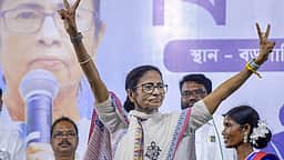 திருப்பங்கள் நிறைந்த மே.வங்க இடைத்தேர்தல்! களமிறங்குவதை உறுதி செய்த மமதாவின் வேட்பாளர்!