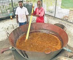 வெல்லம் தயாரிக்கும் ஆலைகளில்
உணவு  பாதுகாப்பு துறையினா் ஆய்வு
