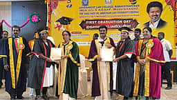 நீதிமன்றச் சேவைகளை நவீனப்படுத்தும் பணிகள் மும்முரம்: அமைச்சா் சி.டி.ஆா். நிா்மல்குமாா்