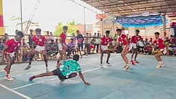 கொடுமுடி அருகே கபடி போட்டி!
60 அணிகள் பங்கேற்பு!