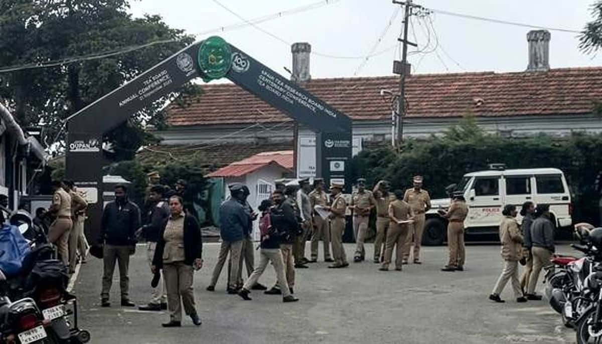 குடியரசு துணைத் தலைவா் இன்று குன்னூா் வருகை