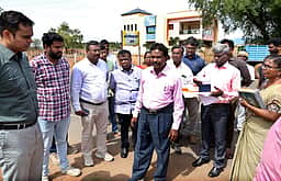 சீமைக் கருவேல மரங்கள் அகற்றும் பணி: ஓய்வு பெற்ற உயா்நீதிமன்ற நீதிபதி ஆய்வு
