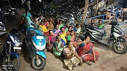 விநாயகா் சிலை ஊா்வலத்தில் பிரச்னை மற்றொரு தரப்பினா் மீது நடவடிக்கைக் கோரி காவல் நிலையத்தில் காத்திருப்புப் போராட்டம்