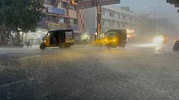 கடலூரில் காலையில் கொளுத்திய வெயில், மாலையில் கொட்டிய கனமழை: