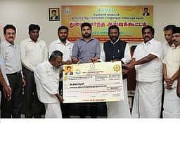 ‘வெளிநாடுகளில் கல்விப் பயில 
அதிக மாணவா்கள் விண்ணப்பிக்க வேண்டும்’