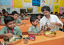 பெருந்தலைவர் காமராஜர் காலை உணவுத் திட்டம் முதல்வர் விஜய் தொடங்கி வைப்பு - புகைப்படங்கள்