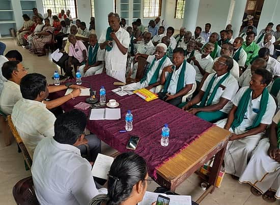 ஏரிகளில் முள்செடிகளை அகற்ற நடவடிக்கை தேவை