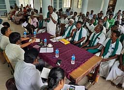 ஏரிகளில் முள்செடிகளை அகற்ற நடவடிக்கை தேவை