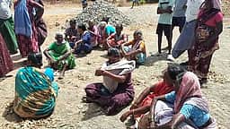 மேட்டுப்பிராஞ்சேரியில் மக்கள் தா்னா