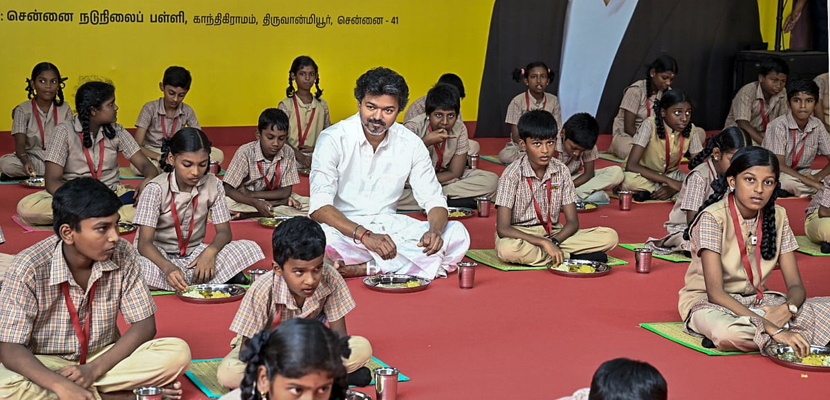 சென்னை மாநகராட்சிக்கு உள்பட்ட அரசு மற்றும் அரசு உதவி பெறும் பள்ளிகளில் ஒருங்கிணைந்த சமையல் கூடங்கள் மூலம் காலை உணவு தயாரித்து வழங்கப்படவுள்ளது.
