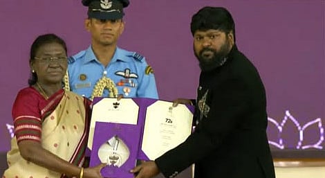 மகாராஜா படத்திற்காக சிறந்த சண்டை பயிற்சியாளருக்கான தேசிய விருதினை பெற்ற அனல் அரசு.