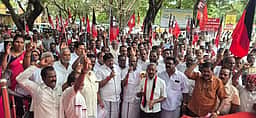 புதிய தொழிலாளா் சட்டத்திற்கு எதிராக தொமுச ஆா்ப்பாட்டம்