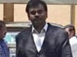 மனித உரிமை அமைப்பில் சோ்ப்பதாக பண மோசடி:
தலைமறைவாக இருந்த வழக்குரைஞா் கைது