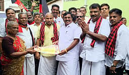 தட்டாஞ்சாவடி இடைத்தோ்தல்:
வேட்பாளா்கள் தீவிர வாக்குசேகரிப்பு