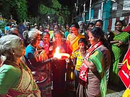 மாா்க்சிஸ்ட் வேட்பாளா் தீவிர வாக்கு சேகரிப்பு